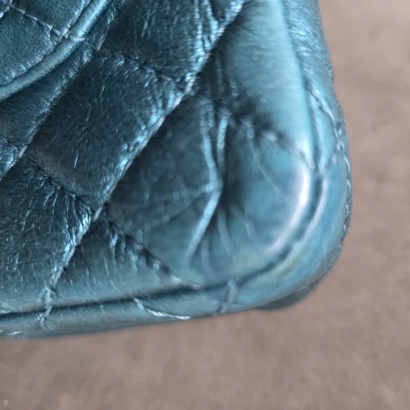 Chanel Metallic Reissue 2.55 - Picture 10 of 11